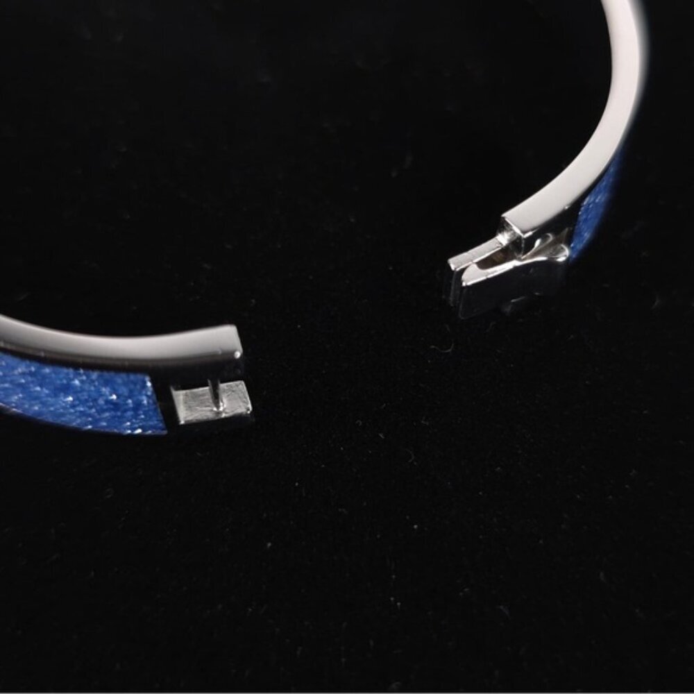 NWT COACH Signature C Logo Hinged Bangle Bracelet Sparkly Blue Enamel & Silver - Picture 9 of 10